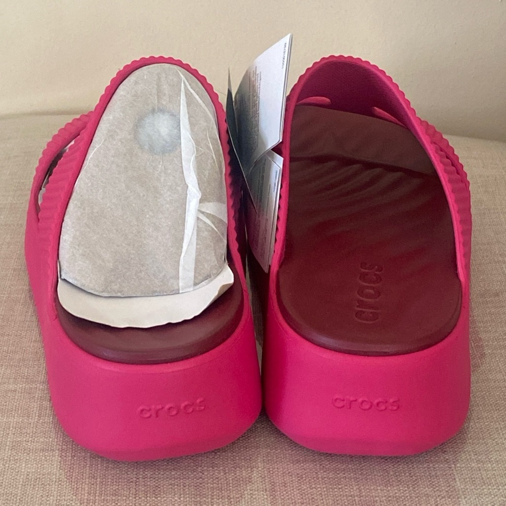 Crocs Women's Getaway Groove Platform H-Strap Sandal | Dragon Fruit - Picture 6 of 12